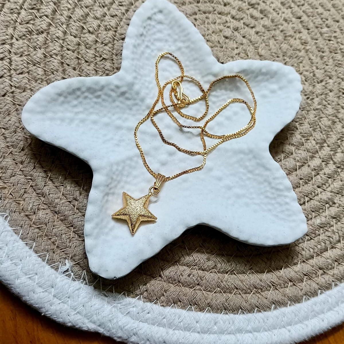 Gold star necklace