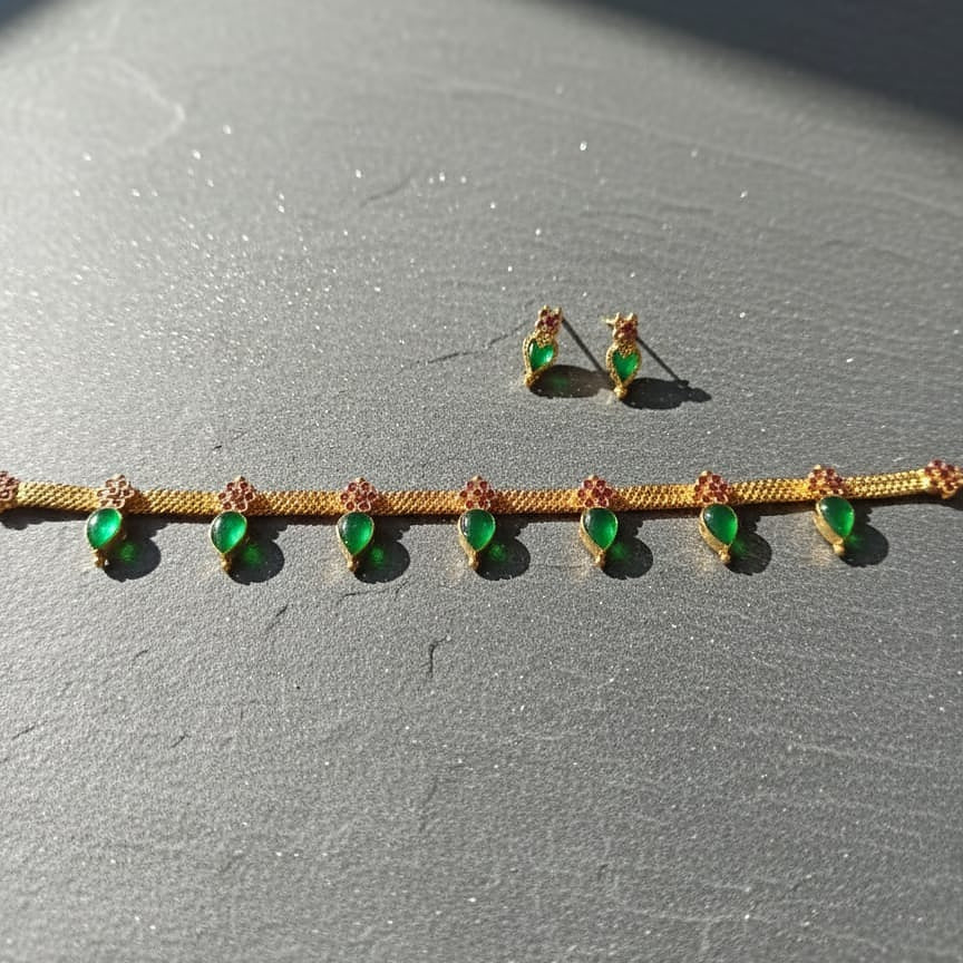 Minimalist Mango/Paisley Design Choker Set with Green Stones