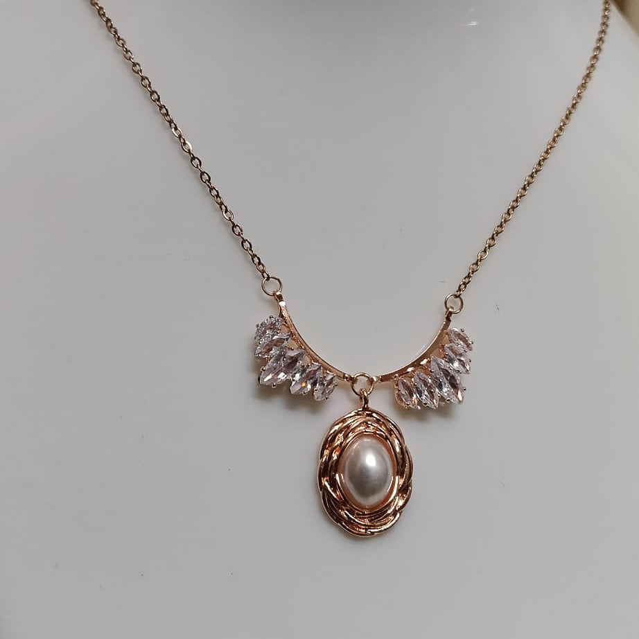 Nest-Style Pearl Necklace