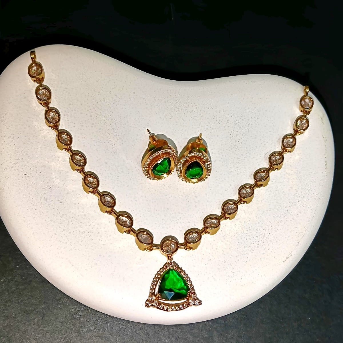 Jewelry set with necklace and earrings