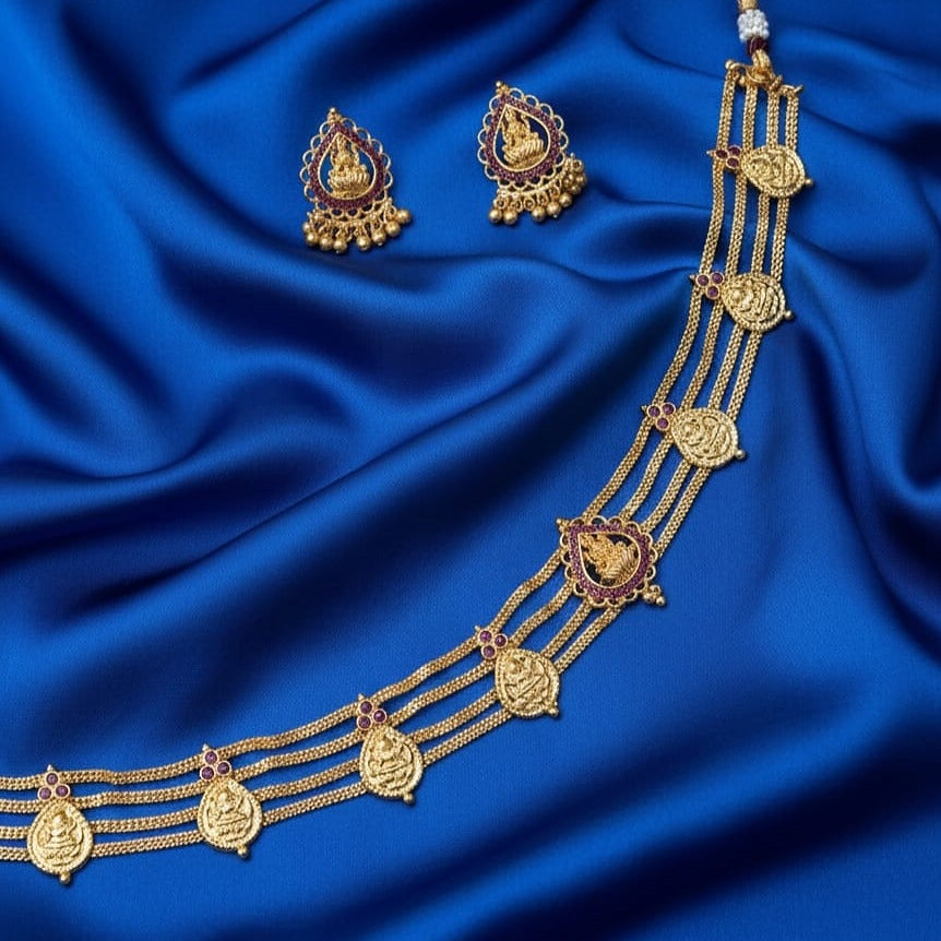 Gold necklace and earrings 