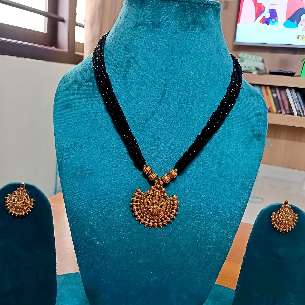 Black Antique Temple Jewelry Sets