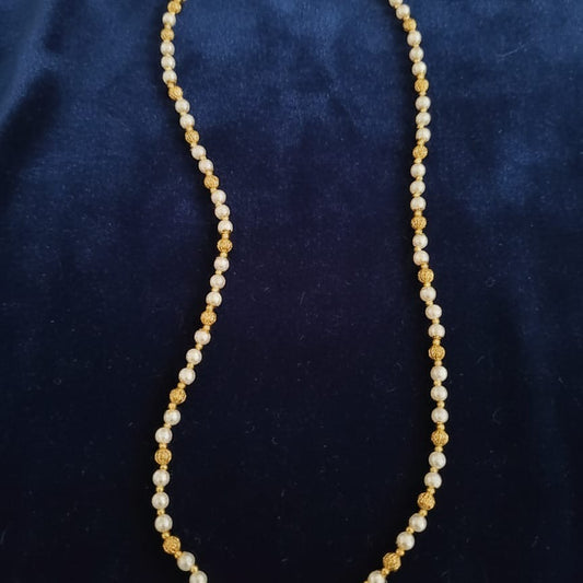 Classic Round Pearl and Filigree Gold Necklace