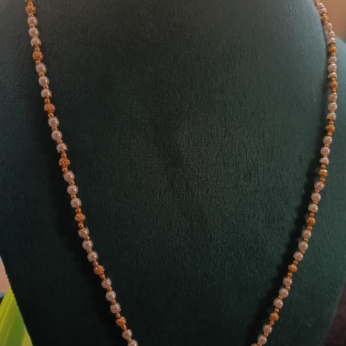 Classic Round Pearl and Filigree Gold Necklace