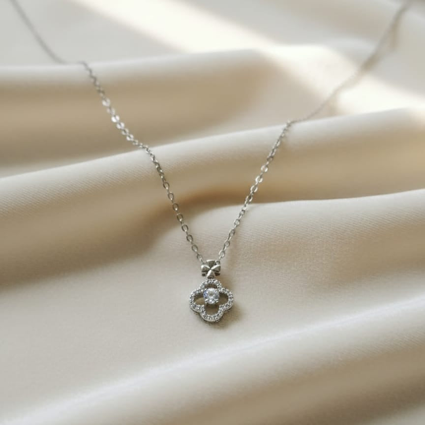 Silver necklace with a pendant