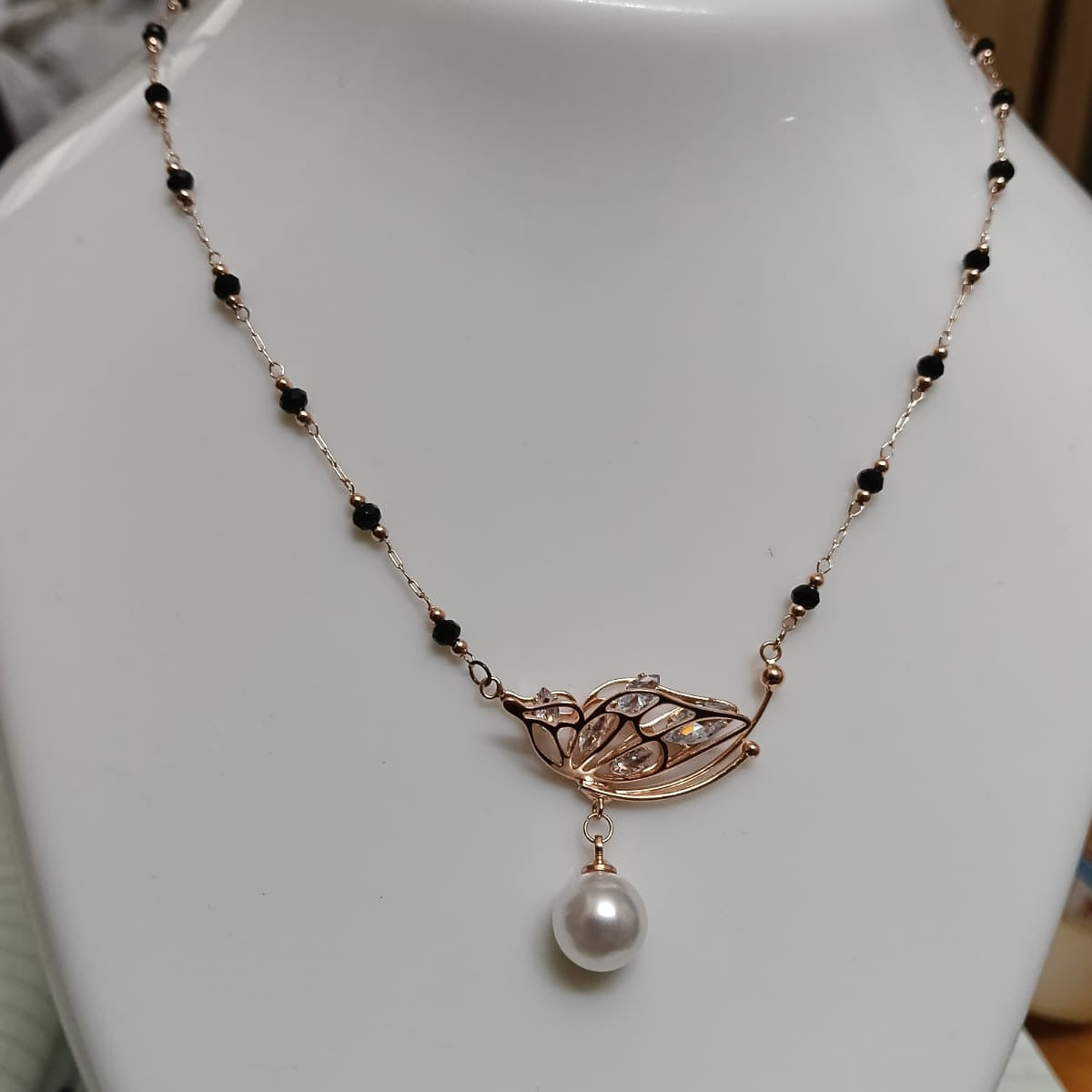 Copper Shade Leaf and Pearl Necklace