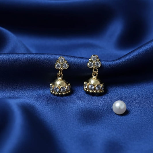 Gold earrings with gemstones 
