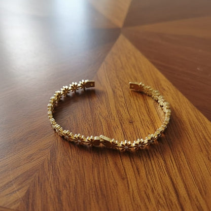 Delicate Daisy Chain Bangle