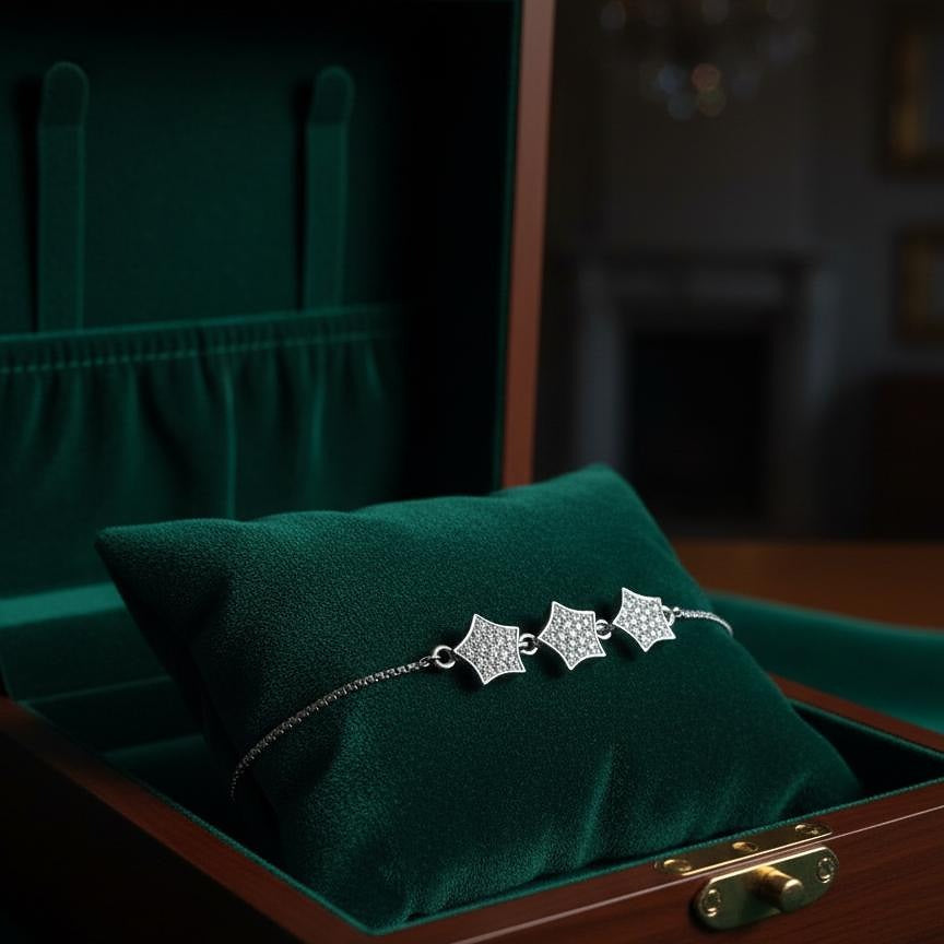 Silver bracelet with star-shaped charms 