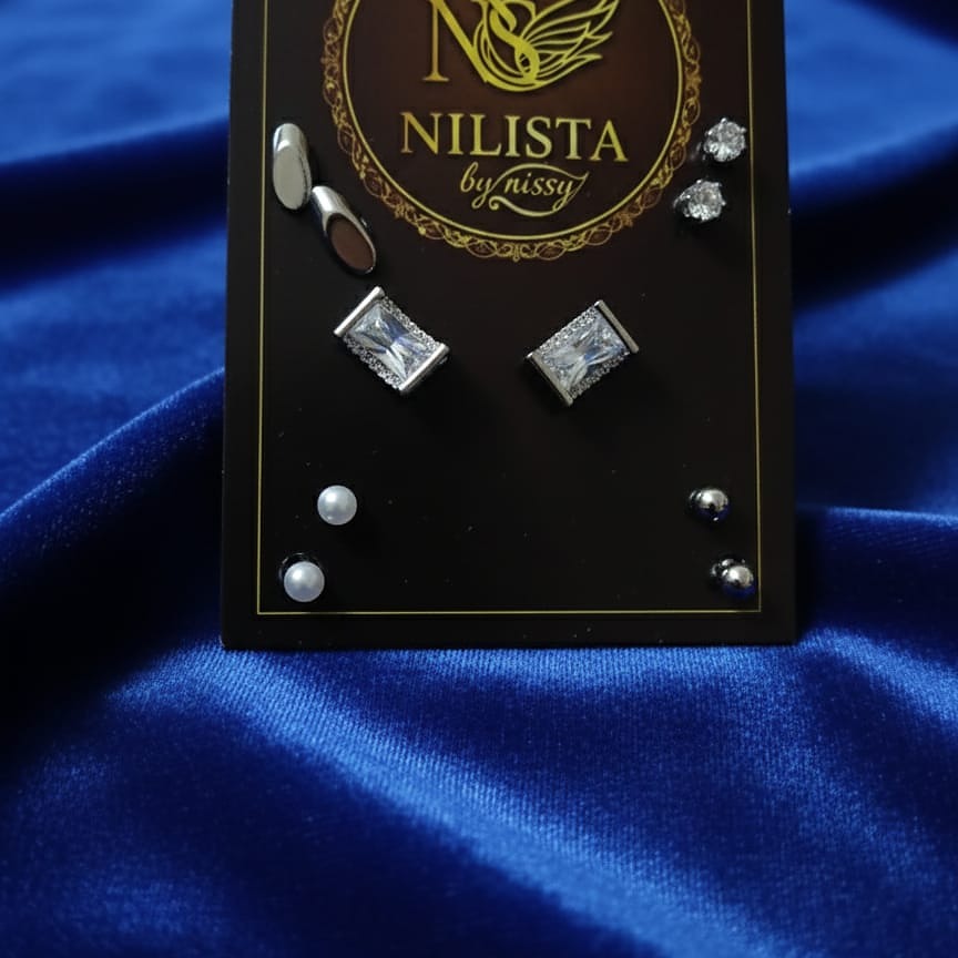 Set of silver earrings