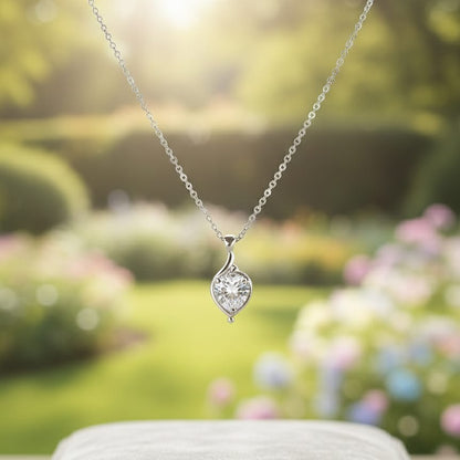 Elegant Solitaire Pendant Necklace