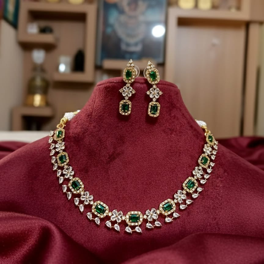 Jewelry set with necklace and earrings 