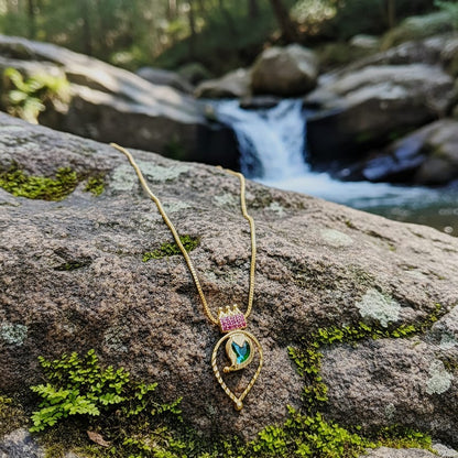 Gold necklace with a pendant 