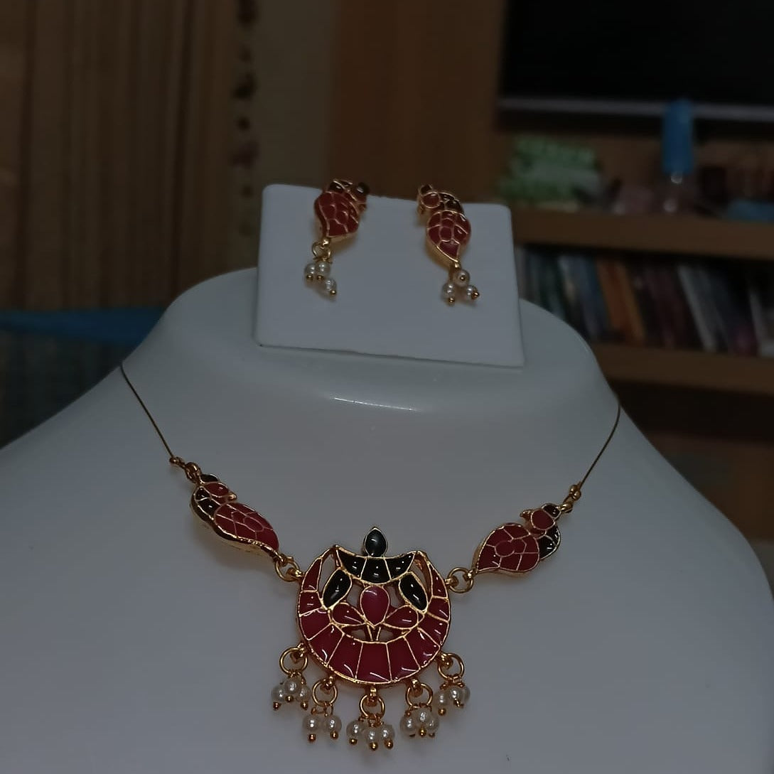 Jewelry set with necklace and earrings 