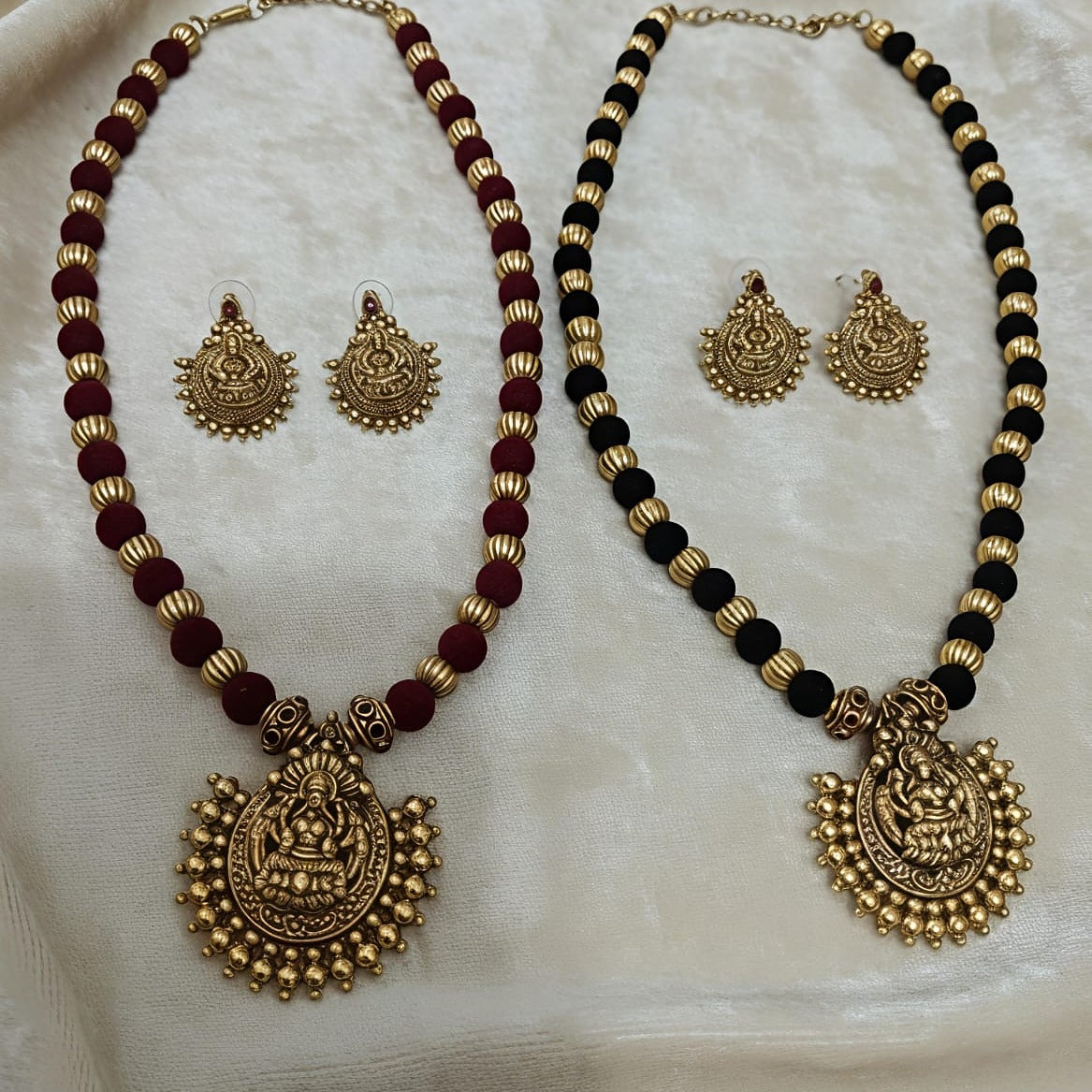 Jewelry set with necklaces and earrings 