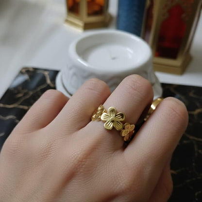 Gold-Toned Continuous Floral Band Ring