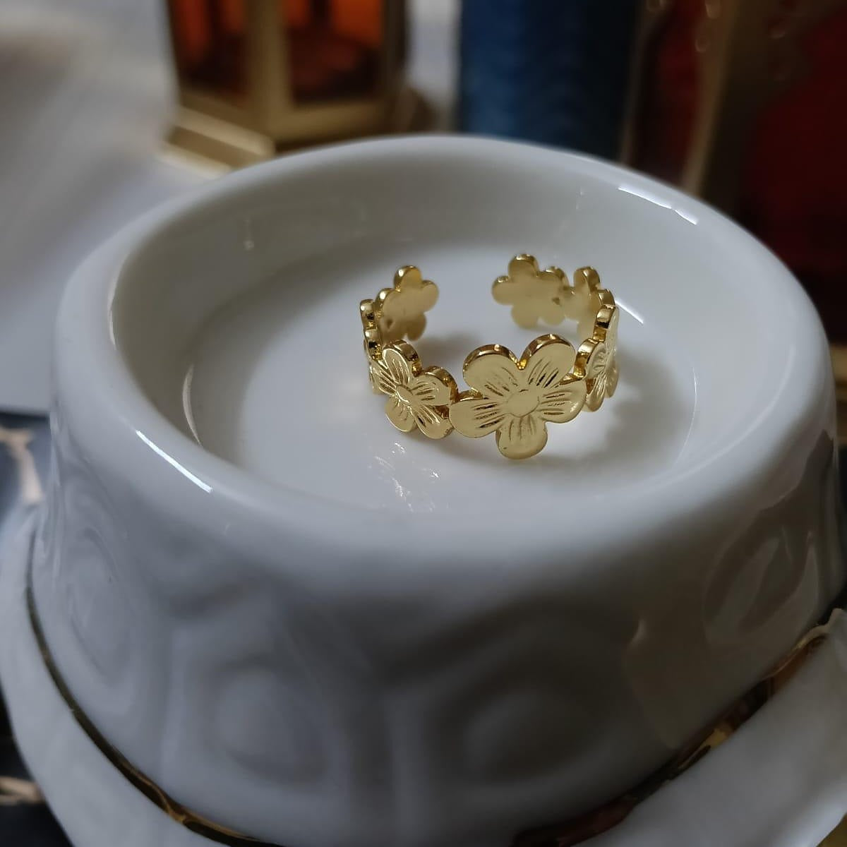 Gold-Toned Continuous Floral Band Ring