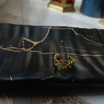 Gold-Toned Continuous Floral Band Ring