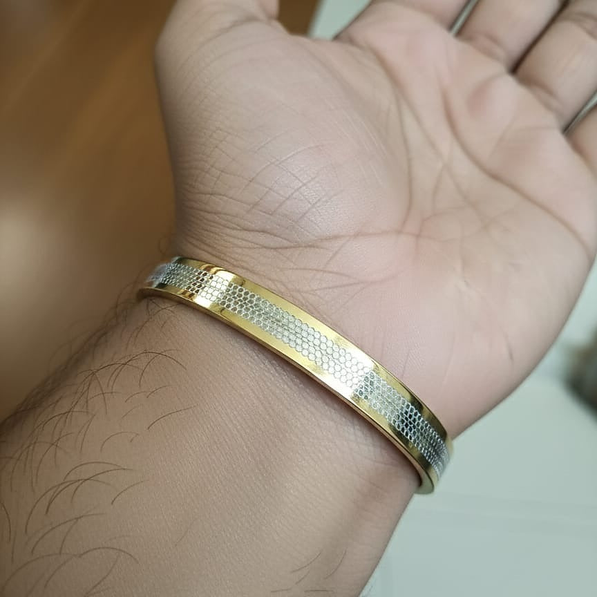Gold-Toned Textured Bangle