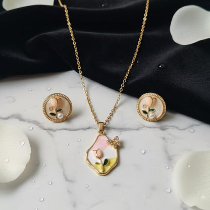 Jewelry set with necklace and earrings 