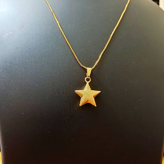 Gold star pendant necklace