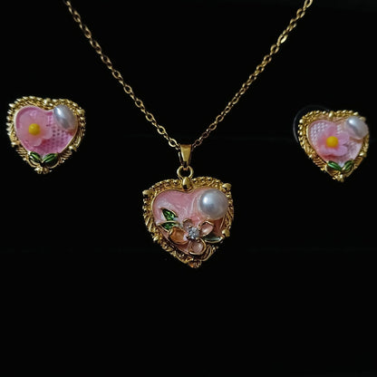Heart-shaped jewelry set with pink 
