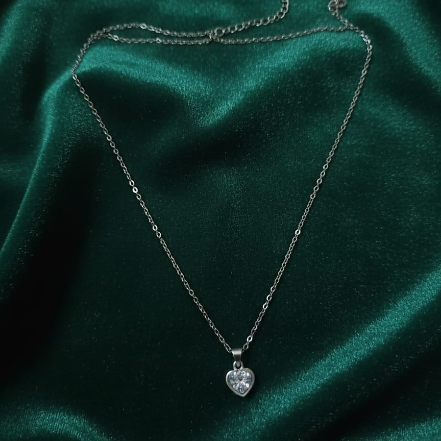 Heart Solitaire Pendant  Neckalce