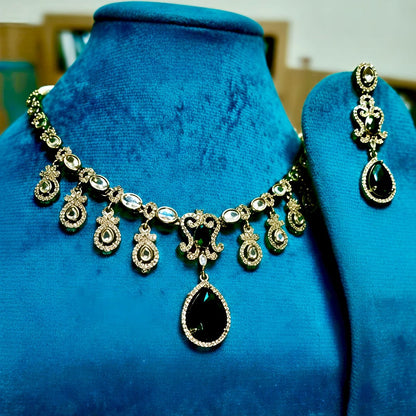 Regal Kundan-Style Necklace Set