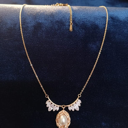 Nest-Style Pearl Necklace