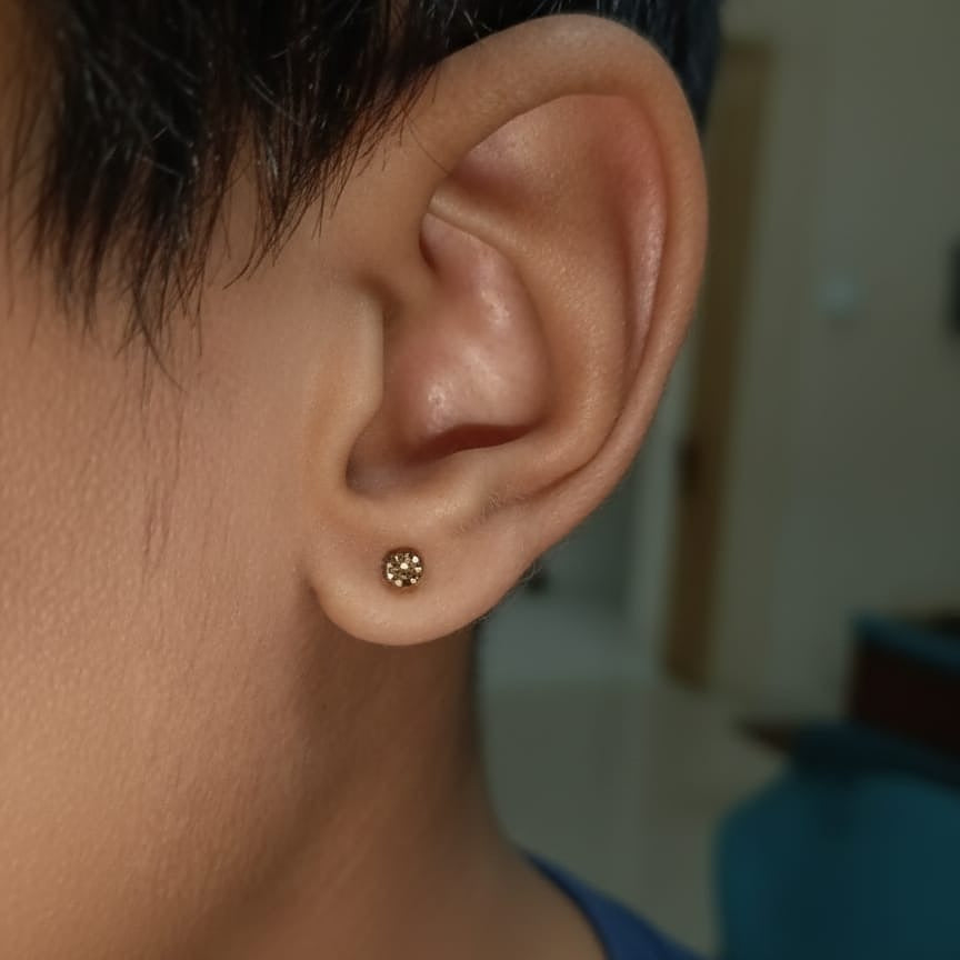 Pain-Free Magnetic Fashion Studs