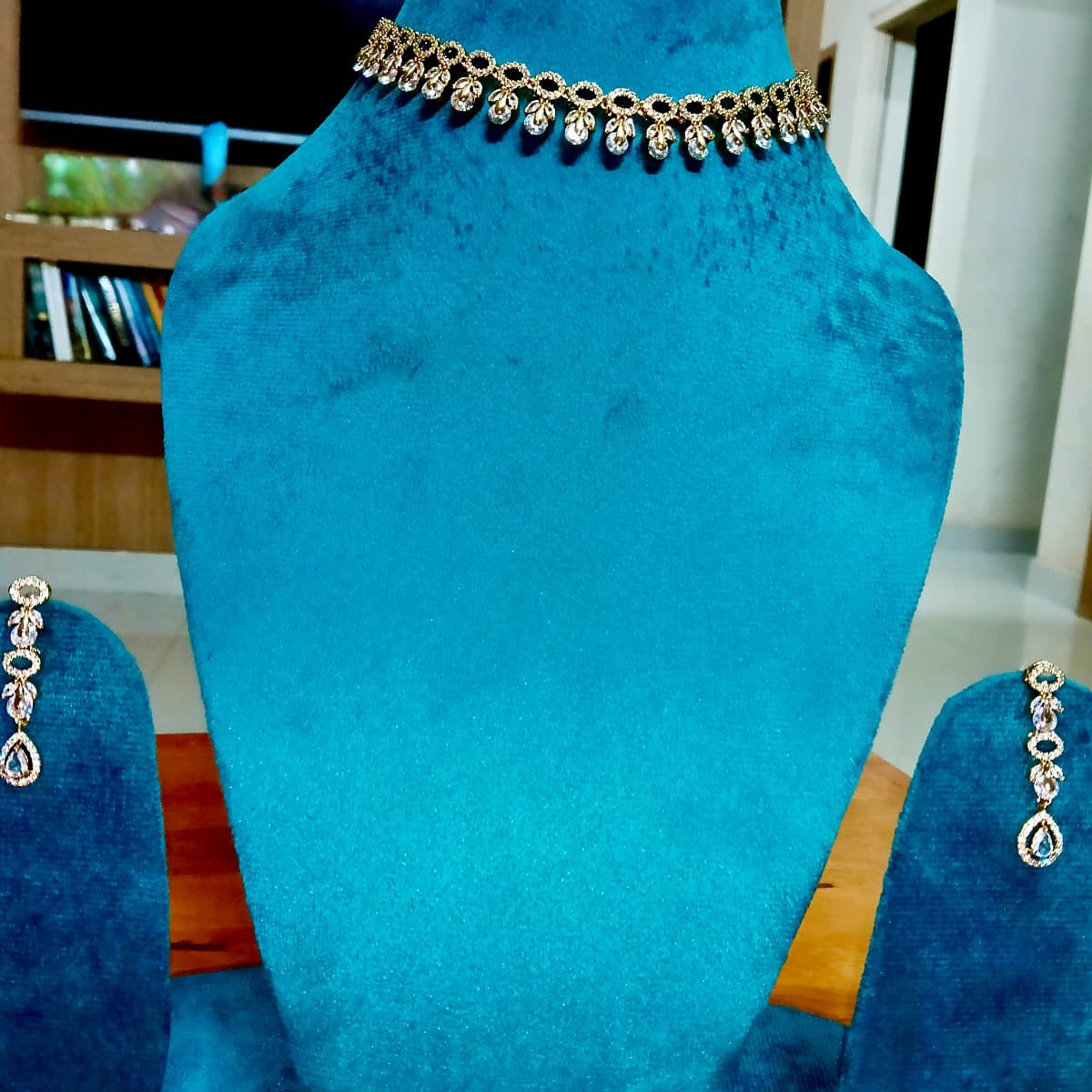 Elegant Teardrop Crystal Choker & Drop Earring Set