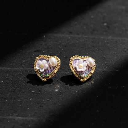 Heart-shaped earrings with floral 